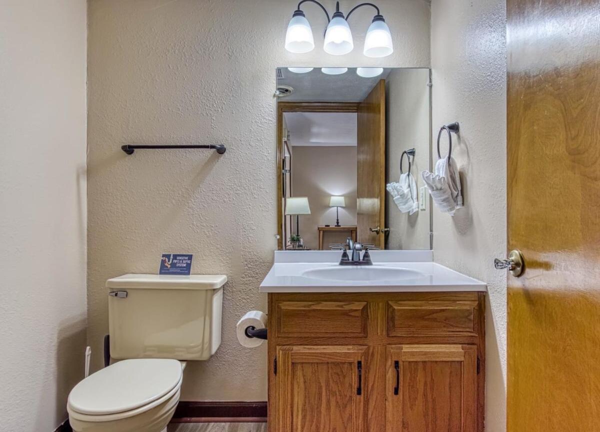 Pinecrest Townhomes-1King-2Queen Unit-Updated Пиджен-Фордж Экстерьер фото