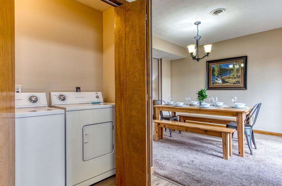 Pinecrest Townhomes-1King-2Queen Unit-Updated Пиджен-Фордж Экстерьер фото
