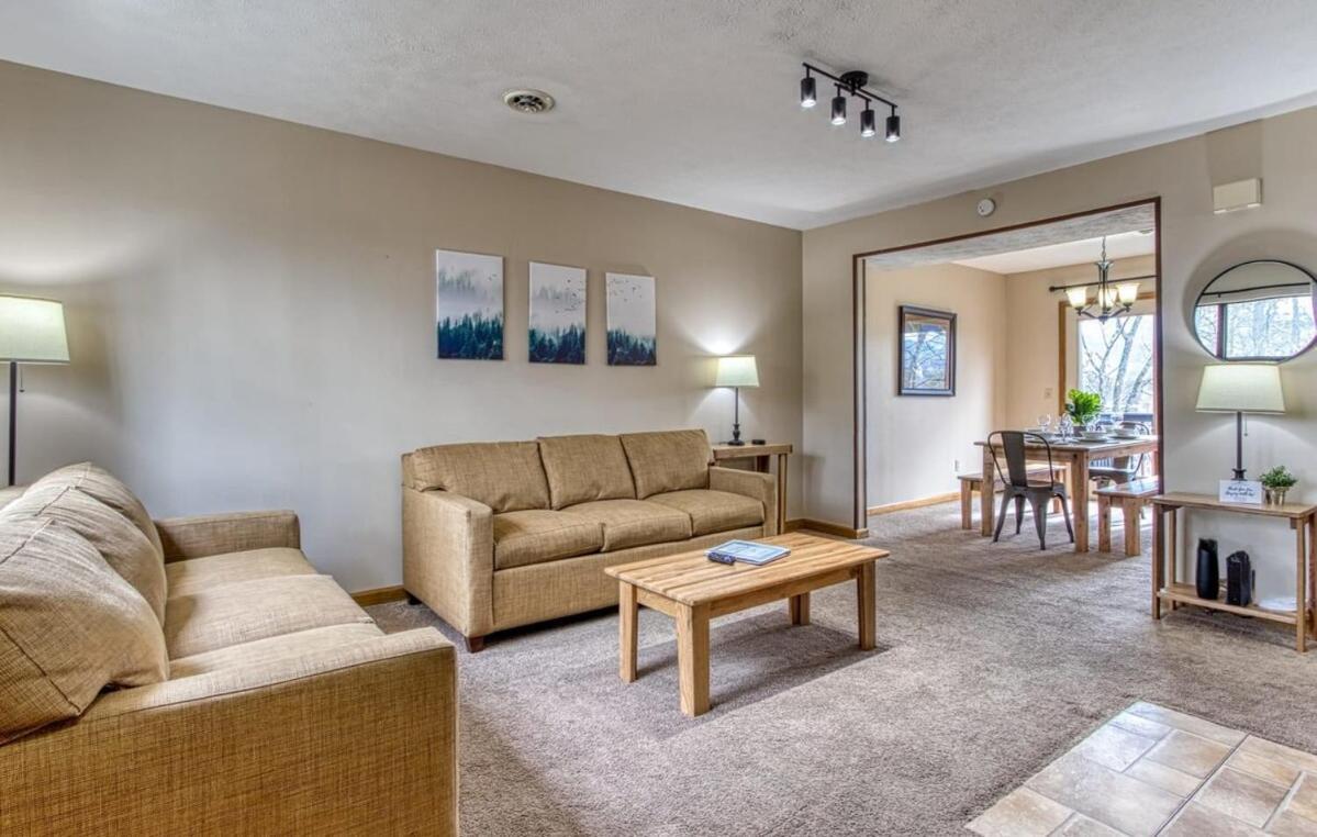 Pinecrest Townhomes-1King-2Queen Unit-Updated Пиджен-Фордж Экстерьер фото