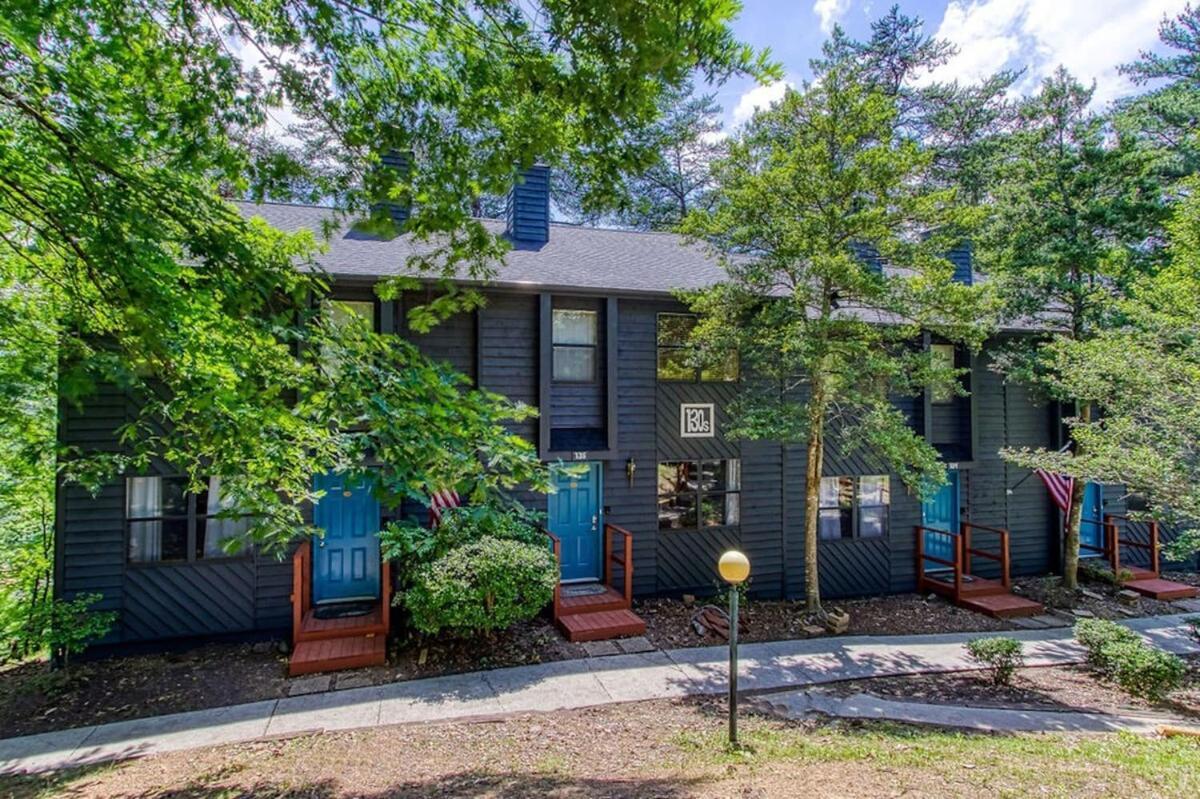 Pinecrest Townhomes-1King-2Queen Unit-Updated Пиджен-Фордж Экстерьер фото