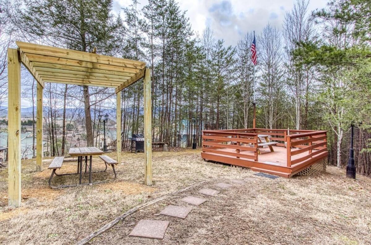 Pinecrest Townhomes-1King-2Queen Unit-Updated Пиджен-Фордж Экстерьер фото